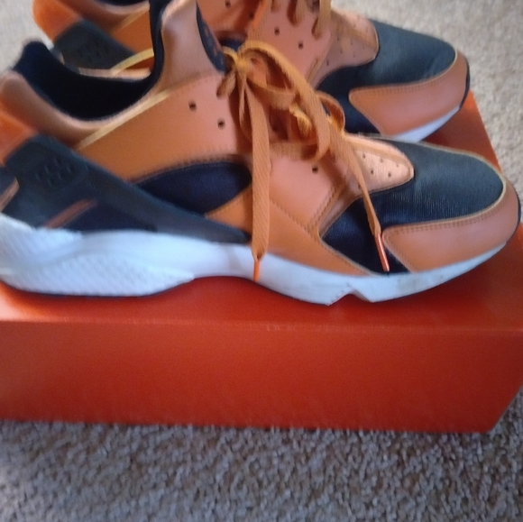 MEN SHOES - Picture 4 of 5